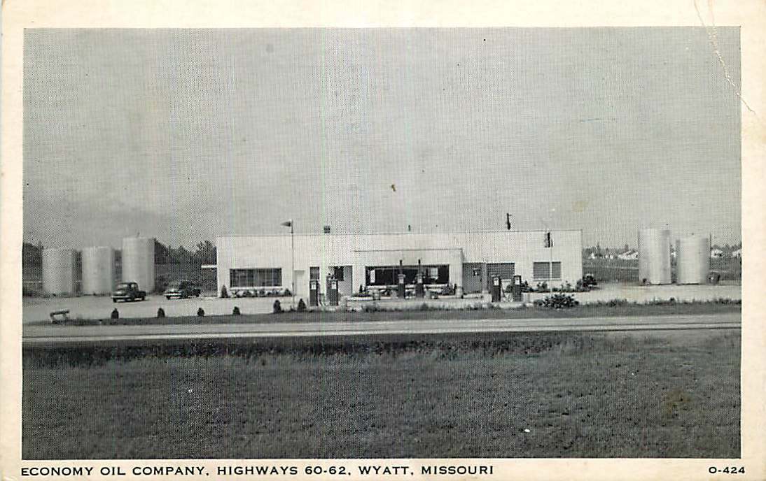 Roadside Postcard Economy Oil Co. Gas Station, Wyatt, Missouri - Moreton's