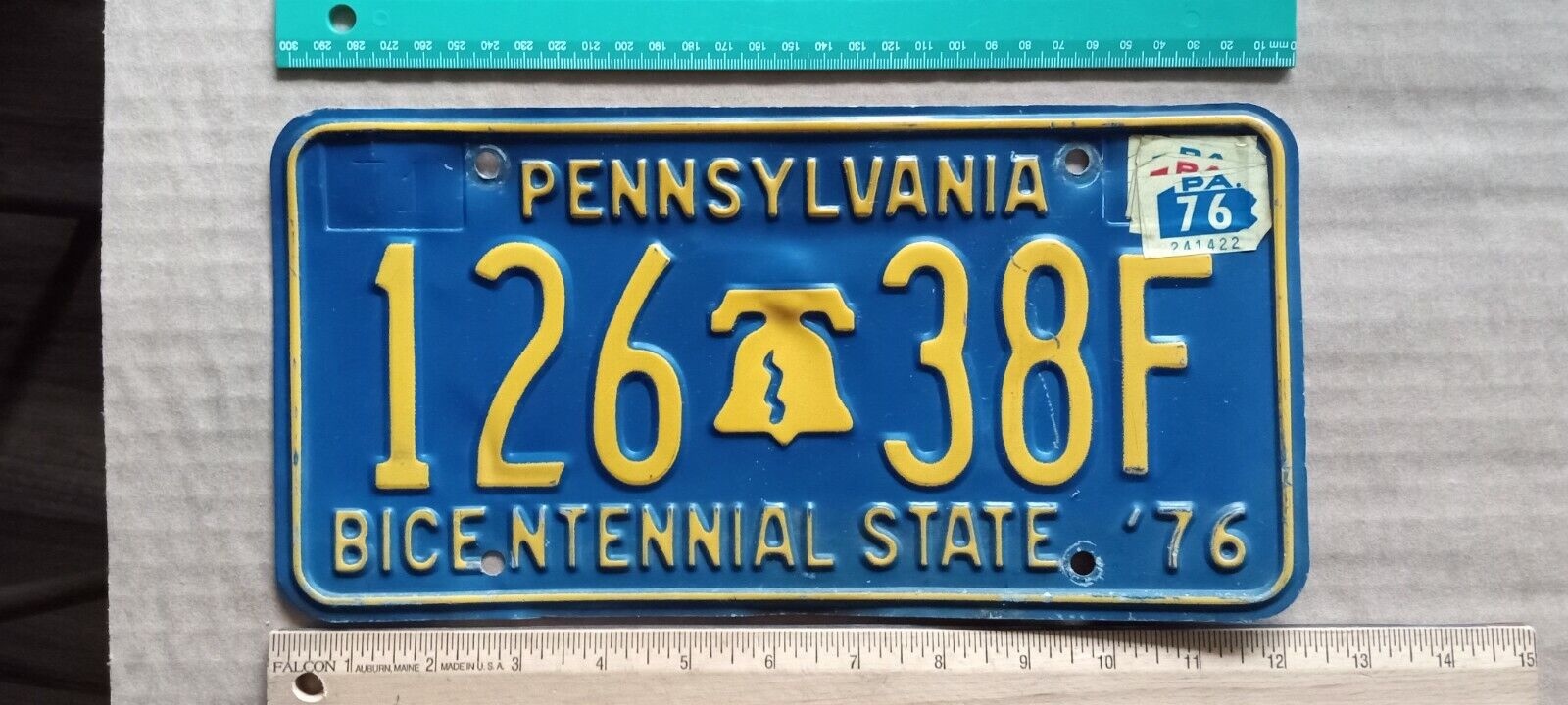 License Plate, Pennsylvania, 1976 Bicentennial, 126 cracked Liberty Bell 38F
