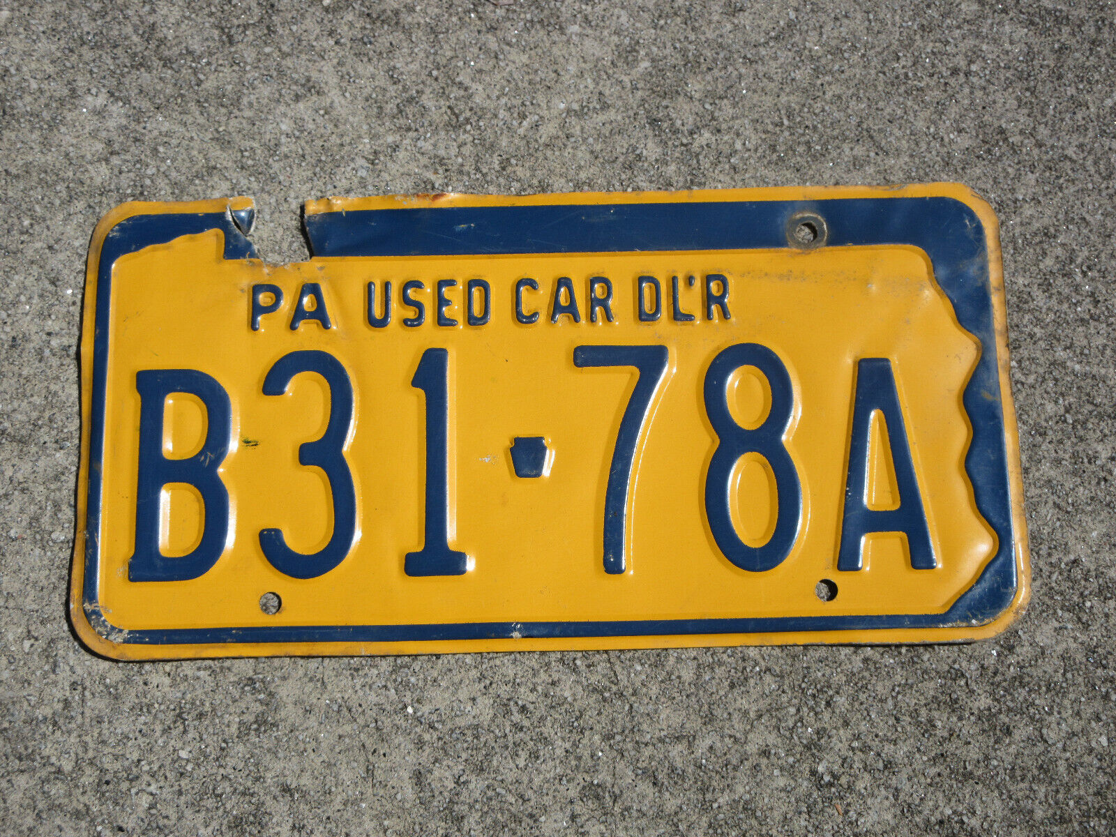 1965 Pennsylvania Used Car Dealer License Plate Pa Penna Ford Chevrolet B3178a